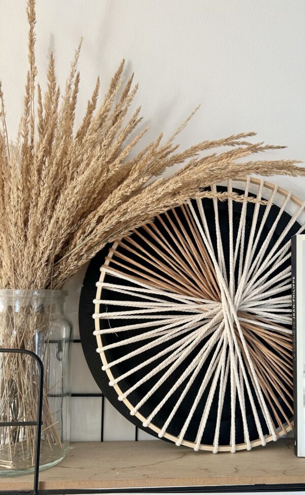 roue tissée décorative beige et blanc