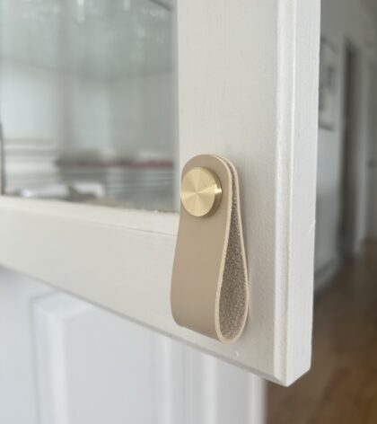 poignee beige en cuir