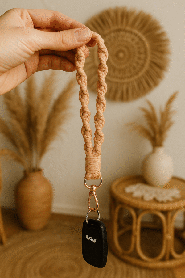 Porte-clés terracotta en macramé