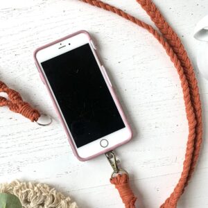 ganse pour telephone en macrame