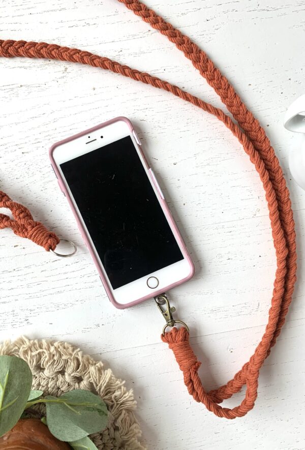 ganse pour telephone en macrame