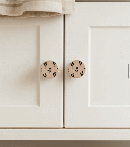 2 boutons d'armoire avec motif fleuri